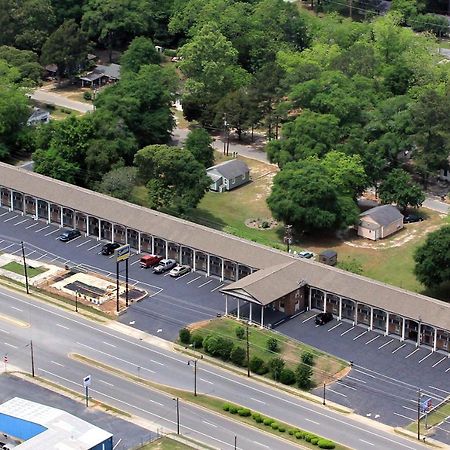 Scottish Inn And Suites Perry Bagian luar foto