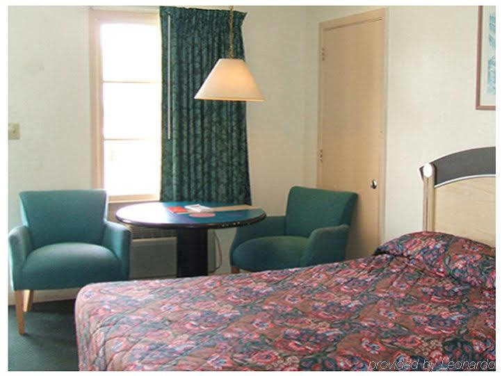 Scottish Inn And Suites Perry Ruang foto