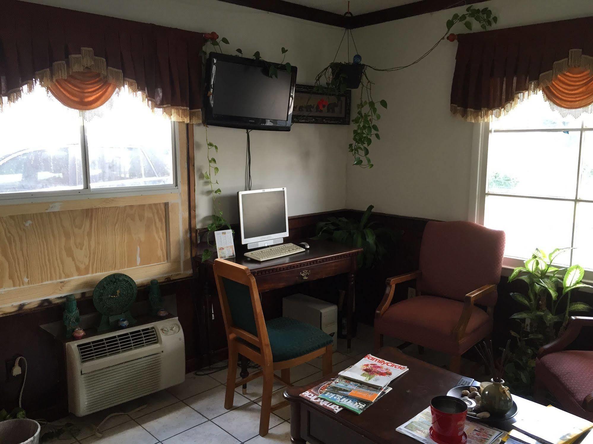 Scottish Inn And Suites Perry Bagian luar foto