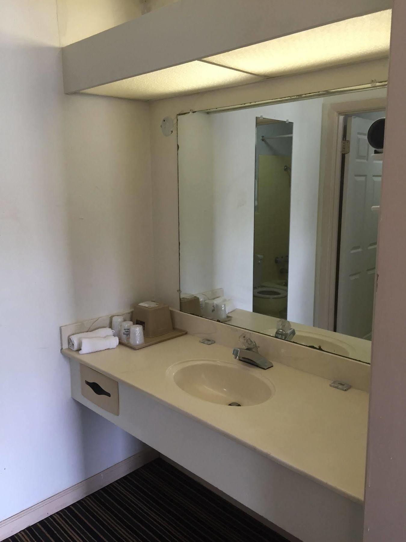 Scottish Inn And Suites Perry Bagian luar foto