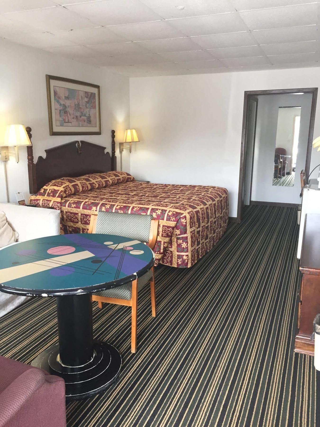 Scottish Inn And Suites Perry Bagian luar foto