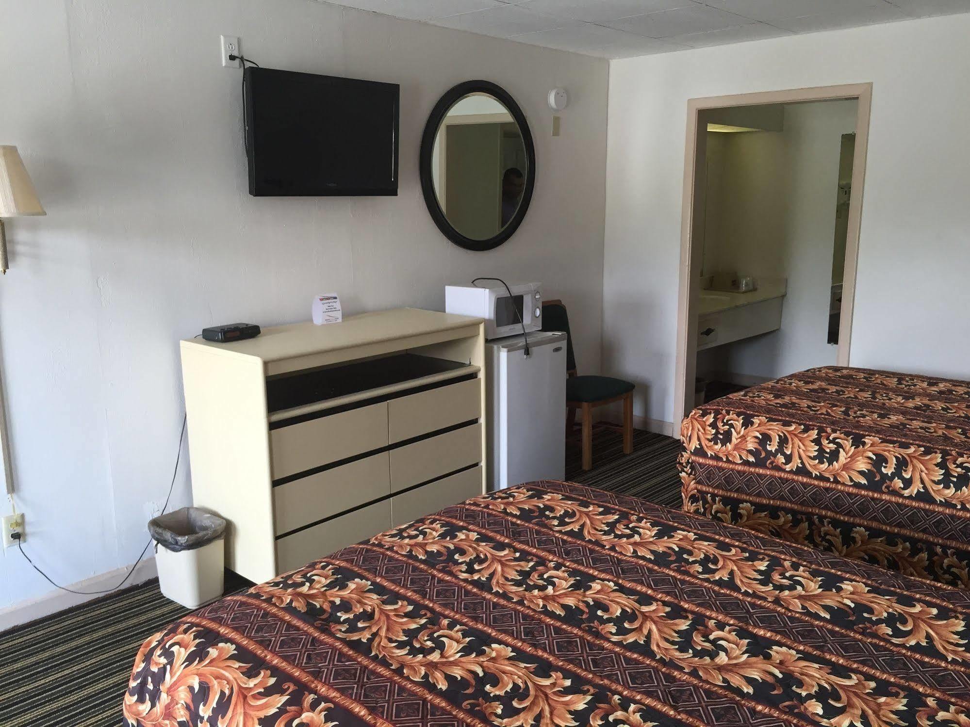 Scottish Inn And Suites Perry Bagian luar foto