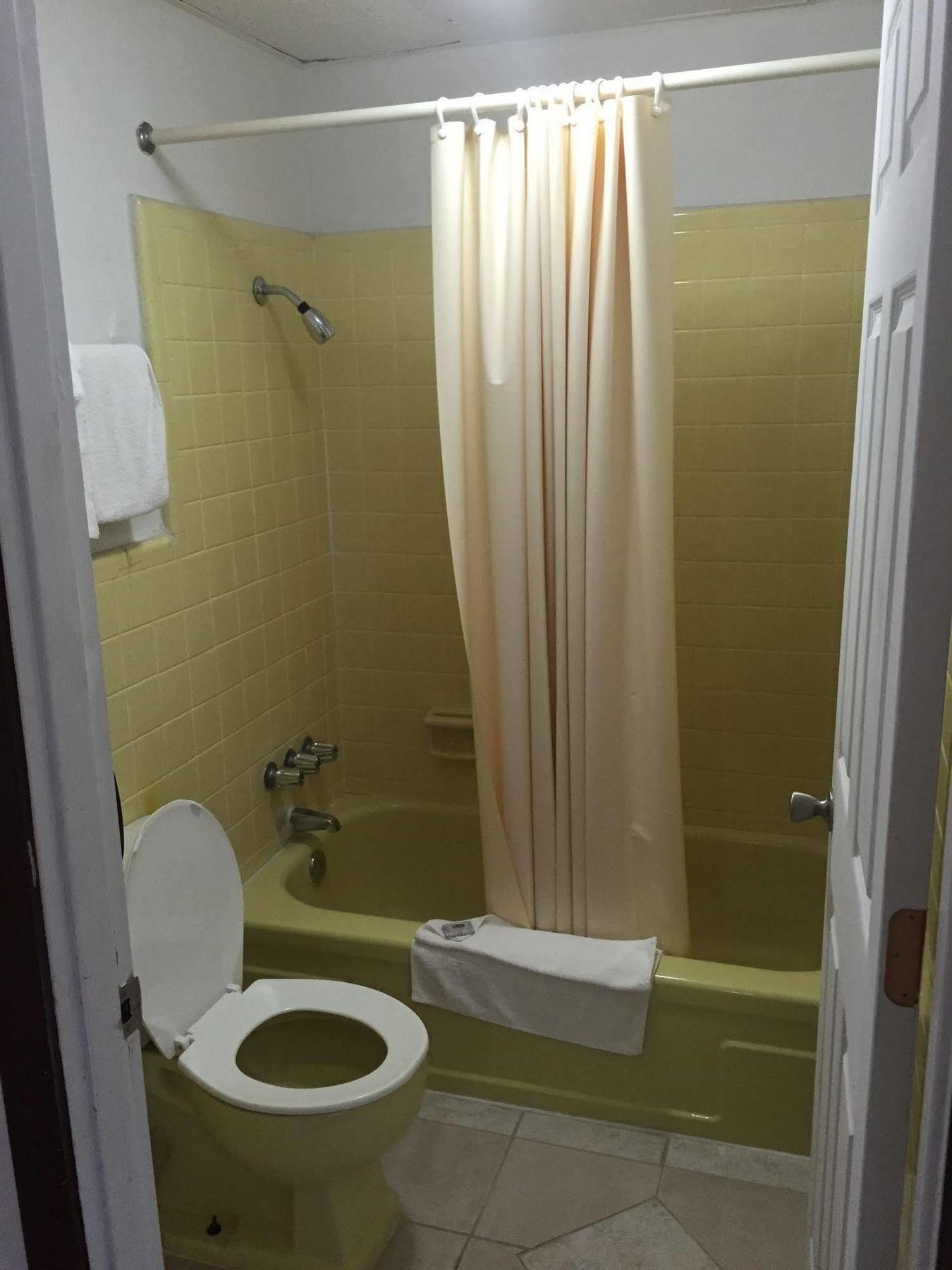 Scottish Inn And Suites Perry Bagian luar foto