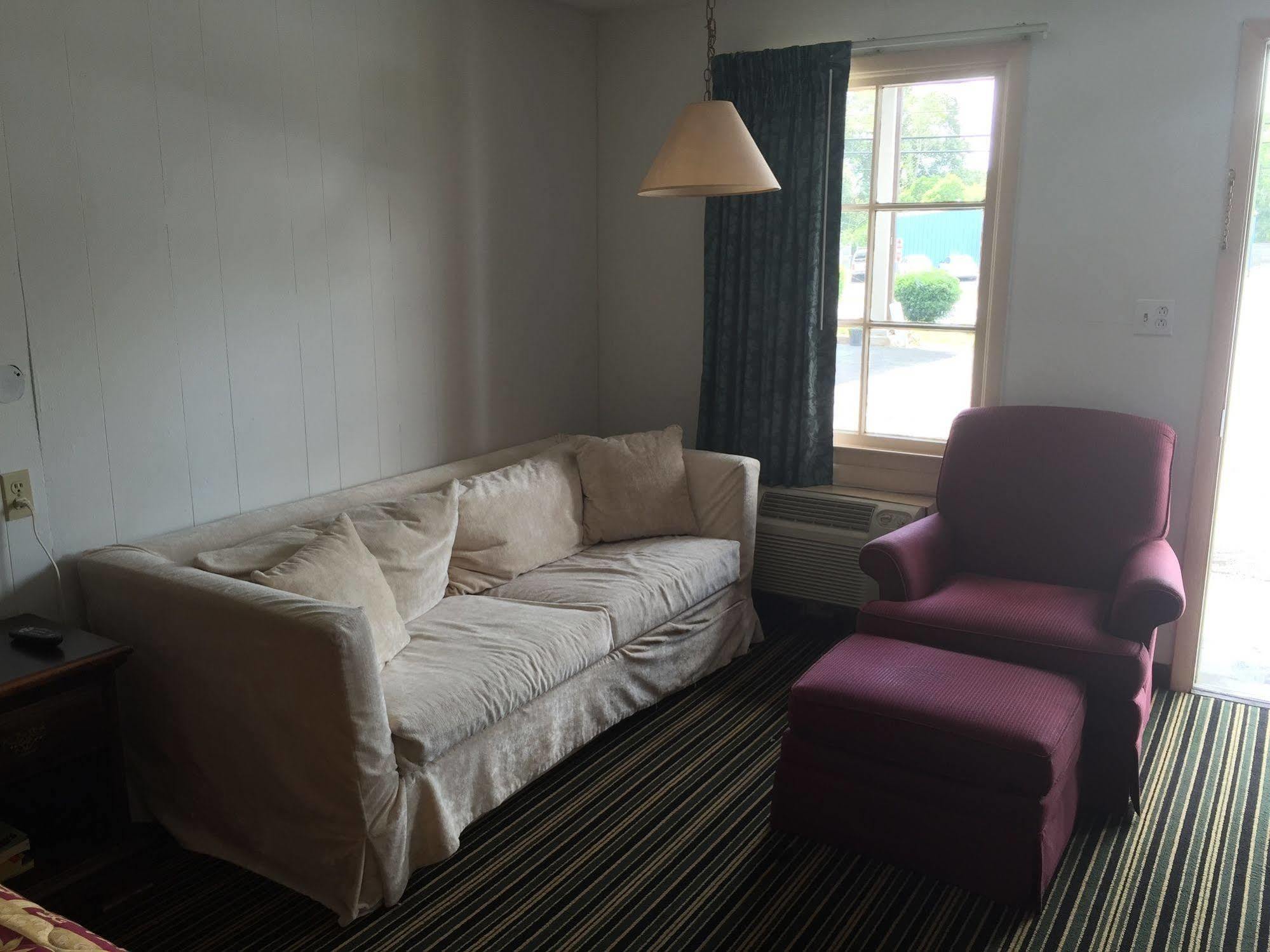 Scottish Inn And Suites Perry Bagian luar foto