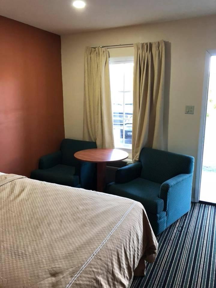 Scottish Inn And Suites Perry Bagian luar foto