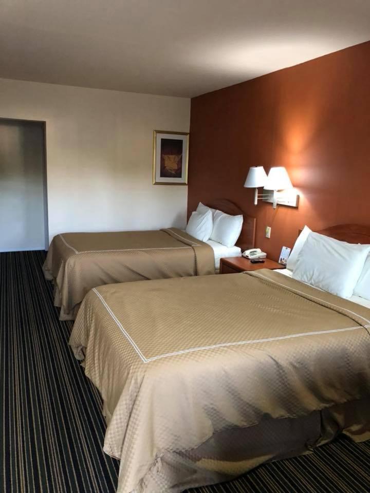 Scottish Inn And Suites Perry Bagian luar foto
