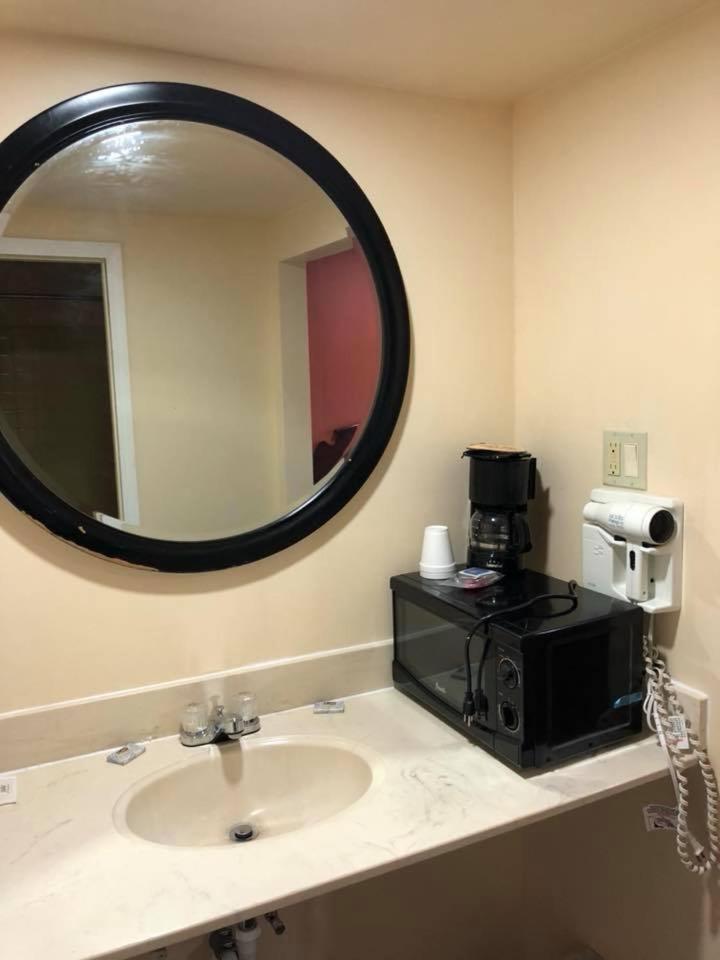Scottish Inn And Suites Perry Bagian luar foto